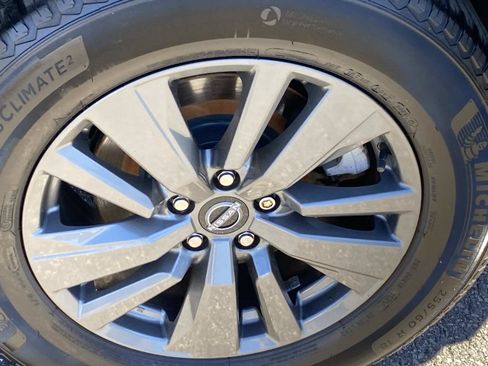 Used 2022 Nissan Pathfinder SV AWD/4WD image 29