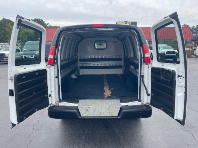 Used 2020 Chevrolet Express 2500 RWD image 18