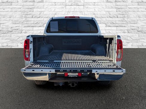 Used 2019 Nissan Frontier SV image 12