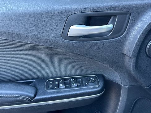 Used 2015 Dodge Charger SE image 23