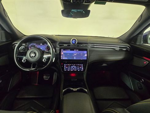 Used 2023 Maserati Grecale Modena AWD/4WD image 11