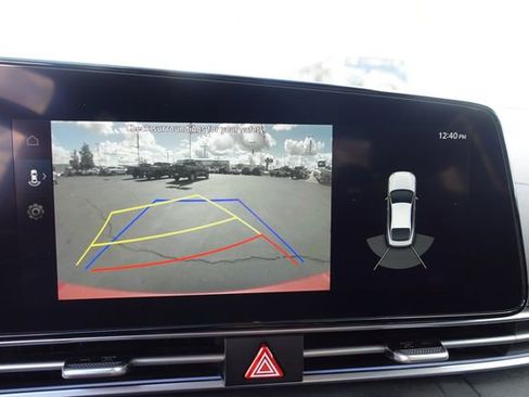 Used 2023 Hyundai Elantra Limited image 17