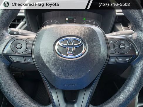 Used 2024 Toyota Corolla Cross AWD Hybrid image 11