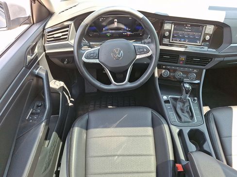 Used 2023 Volkswagen Jetta SE FWD image 11