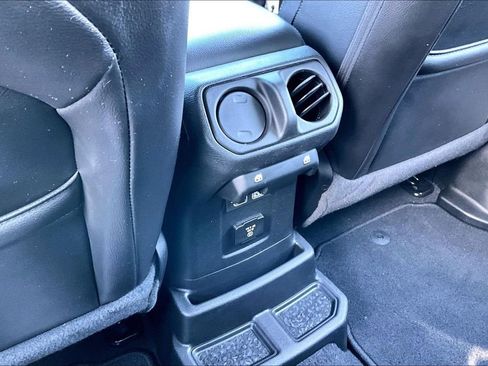 Used 2022 Jeep Wrangler Unlimited Sahara AWD/4WD image 24