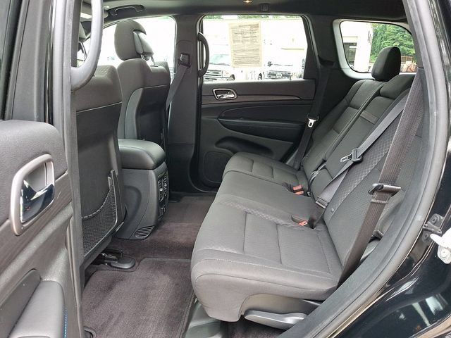 Used 2018 Jeep Grand Cherokee Laredo AWD/4WD image 11