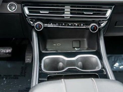 Used 2025 Chevrolet Traverse RS image 18