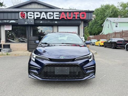 Used 2024 Toyota Corolla SE AWD/4WD image 2