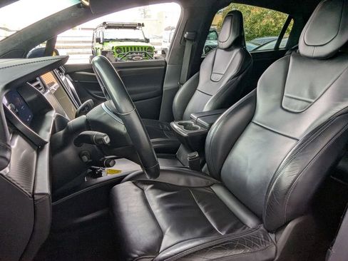 Used 2017 Tesla Model X 75D AWD/4WD image 15