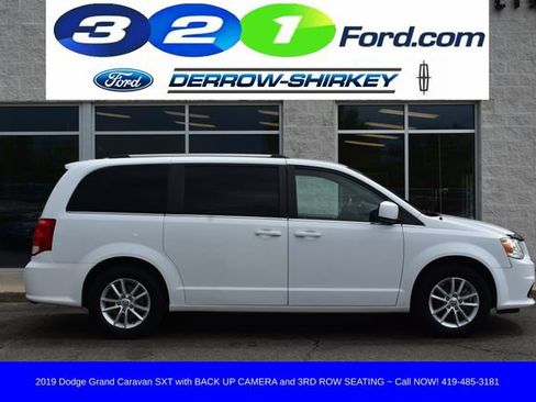 Used 2019 Dodge Grand Caravan SXT FWD image 3