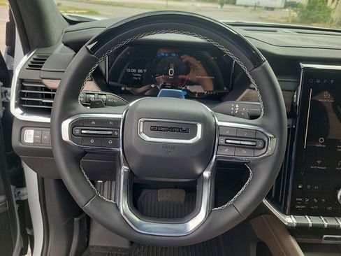 New 2026 GMC Acadia Denali Ultimate w/ LPO, Floor Liner Package FWD image 19
