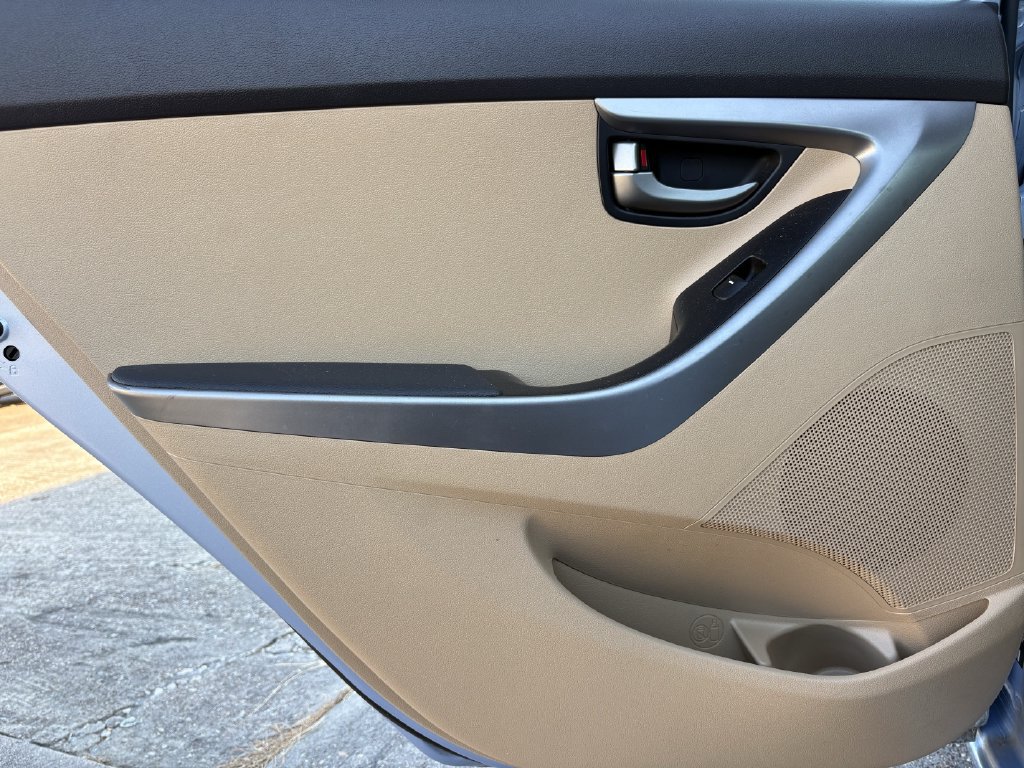 Used 2013 Hyundai Elantra GLS FWD image 23