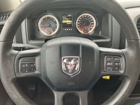 Used 2018 RAM 1500 Express image 22