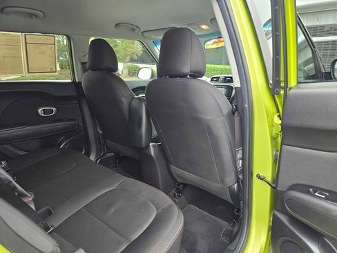 Used 2017 Kia Soul Base image 16