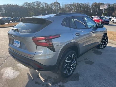 New 2026 Chevrolet Trax RS w/ Sunroof Package image 8