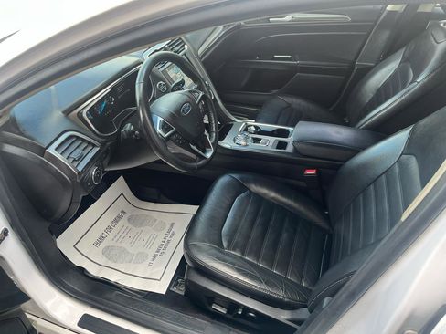 Used 2017 Ford Fusion SE w/ Equipment Group 202A AWD/4WD image 23