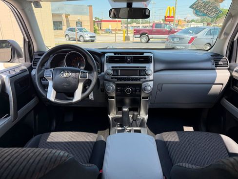 Used 2010 Toyota 4Runner SR5 AWD/4WD image 5