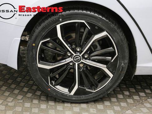 Used 2023 Nissan Altima 2.5 SR w/ SR Premium Package FWD image 29