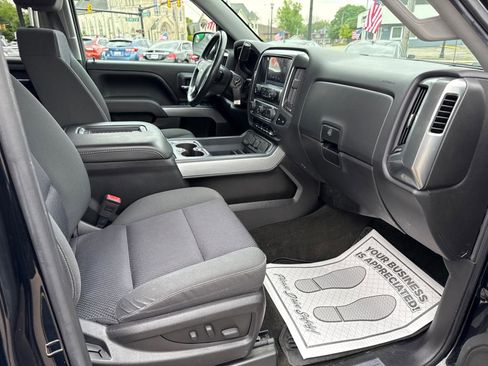 Used 2017 Chevrolet Silverado 1500 LT w/ Midnight Edition AWD/4WD image 8
