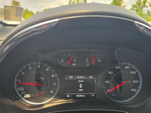 Used 2018 Chevrolet Malibu LT FWD image 23