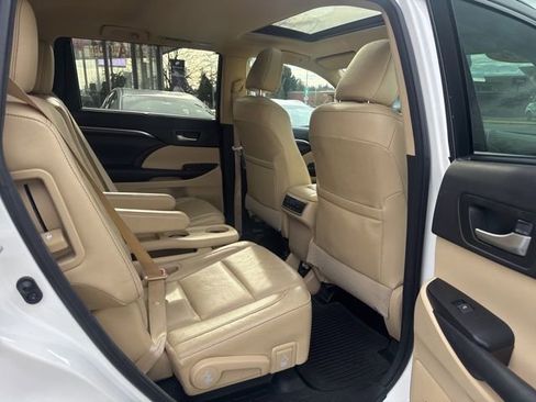 Used 2016 Toyota Highlander Limited image 28