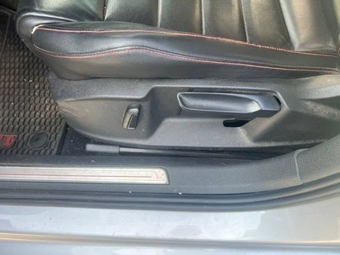Used 2016 Volkswagen GTI SE FWD image 27