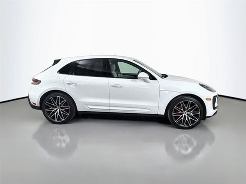 Certified 2023 Porsche Macan S w/ Premium Package Plus AWD/4WD image 8
