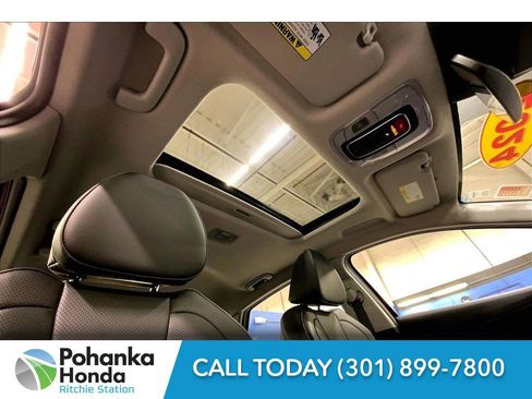 Used 2024 Hyundai Elantra Limited image 28