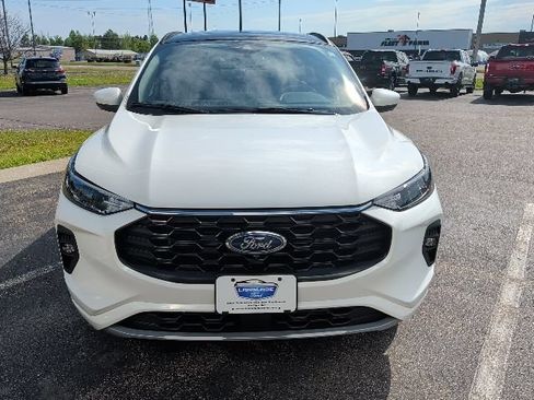 Certified 2023 Ford Escape ST-Line Select w/ Tech Pack #2 AWD/4WD image 2