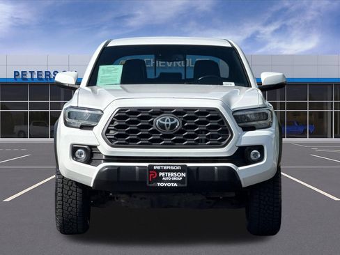 Used 2020 Toyota Tacoma TRD Off-Road AWD/4WD image 9