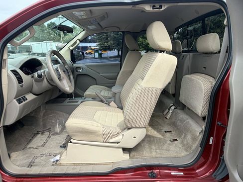 Used 2015 Nissan Frontier SV RWD image 14