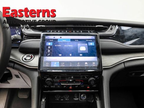 Used 2023 Jeep Grand Cherokee 4WD 4xe image 10