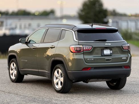 Used 2020 Jeep Compass Latitude w/ Cold Weather Group AWD/4WD image 10