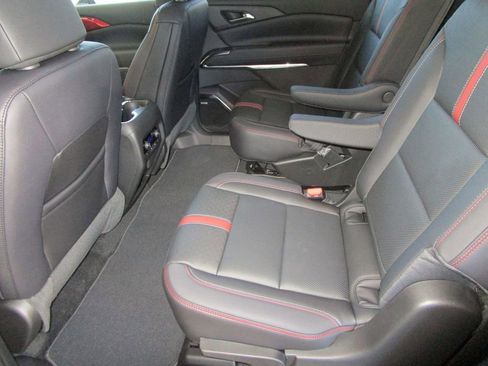New 2026 Chevrolet Traverse RS w/ LPO, Floor Liner Package image 17