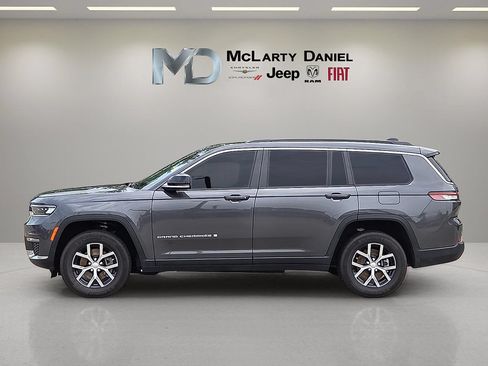 Used 2025 Jeep Grand Cherokee L Limited w/ Trailer Tow Package AWD/4WD image 3