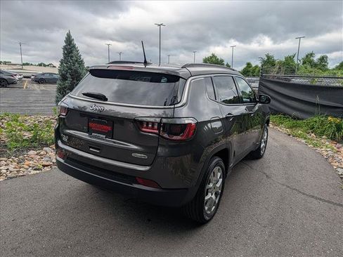 Used 2022 Jeep Compass Latitude AWD/4WD image 5