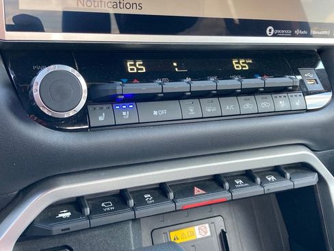 Used 2024 Toyota Tundra Platinum image 23