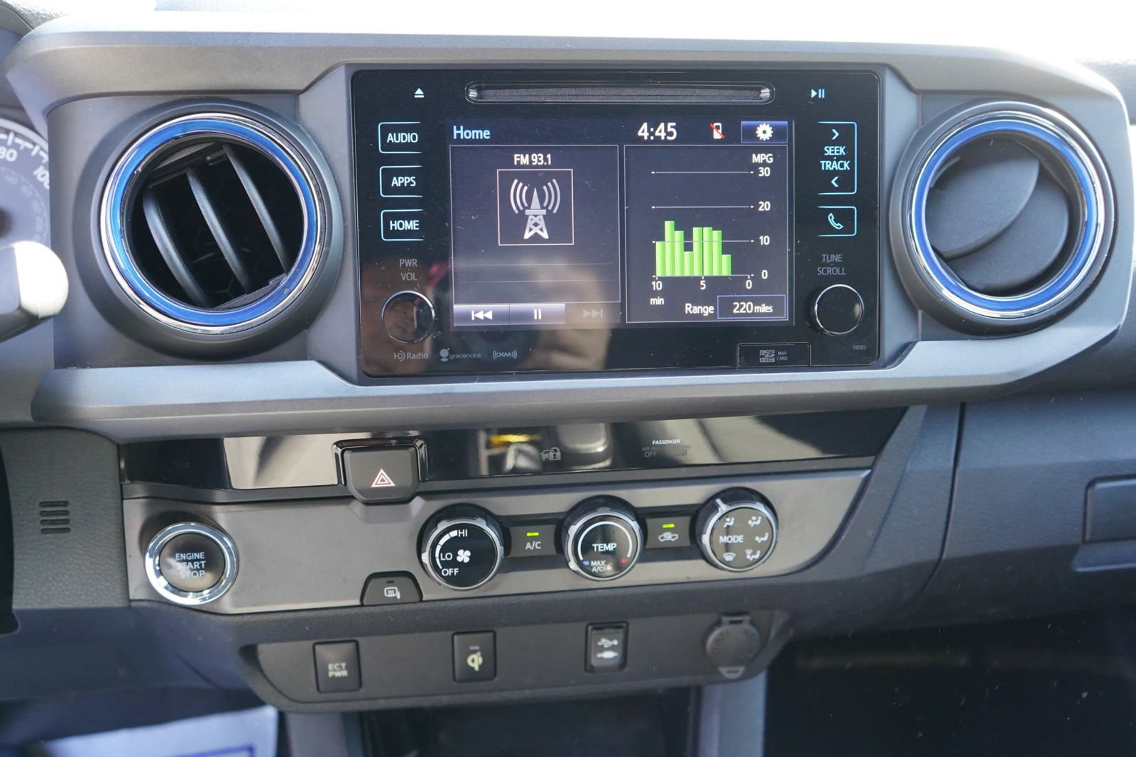 Used 2016 Toyota Tacoma TRD Off-Road RWD image 12