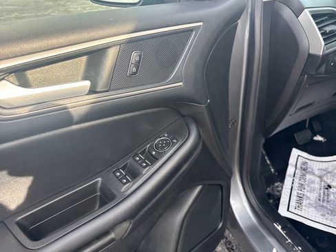 Used 2022 Ford Edge SEL w/ Convenience Package image 29