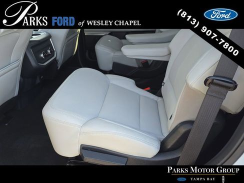 Certified 2025 Ford Expedition Platinum w/ Driver's Package image 16