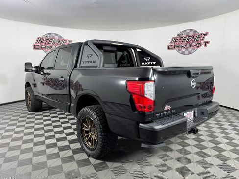 Used 2024 Nissan Titan SV w/ SV Convenience Package AWD/4WD image 5