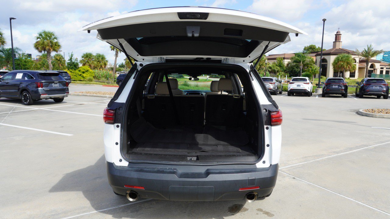 Used 2022 Chevrolet Traverse LS FWD image 33