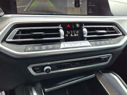 Used 2022 BMW X6 xDrive40i AWD/4WD image 11