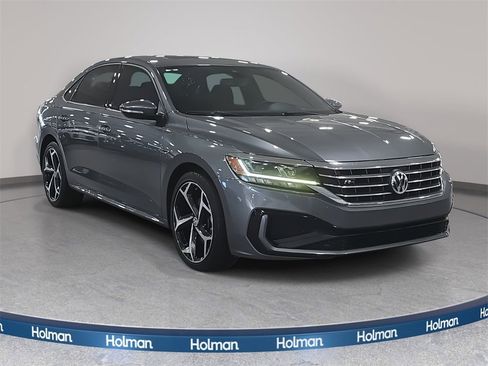 Used 2022 Volkswagen Passat 2.0T R-Line image 4