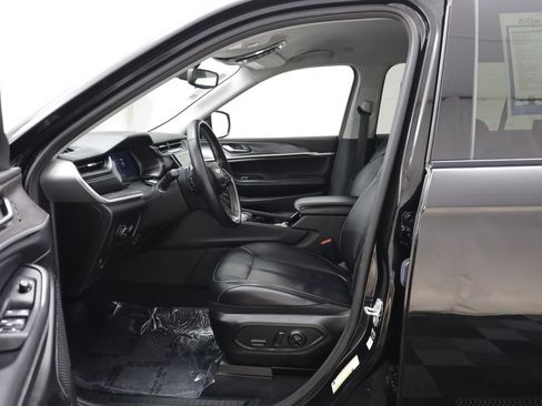 Used 2022 Jeep Grand Cherokee L Limited w/ MOPAR Finishing Package AWD/4WD image 5