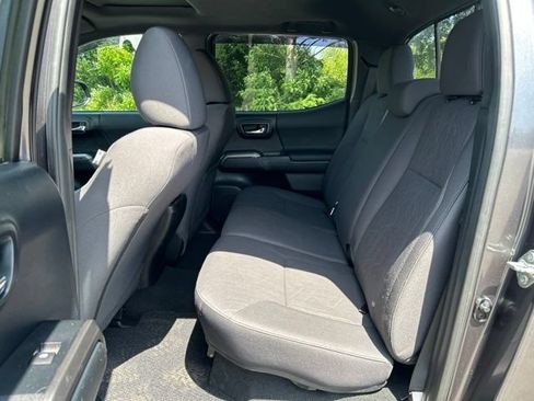 Used 2016 Toyota Tacoma TRD Off-Road w/ Premium & Technology Package AWD/4WD image 20