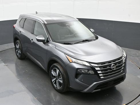 Used 2024 Nissan Rogue SL image 32