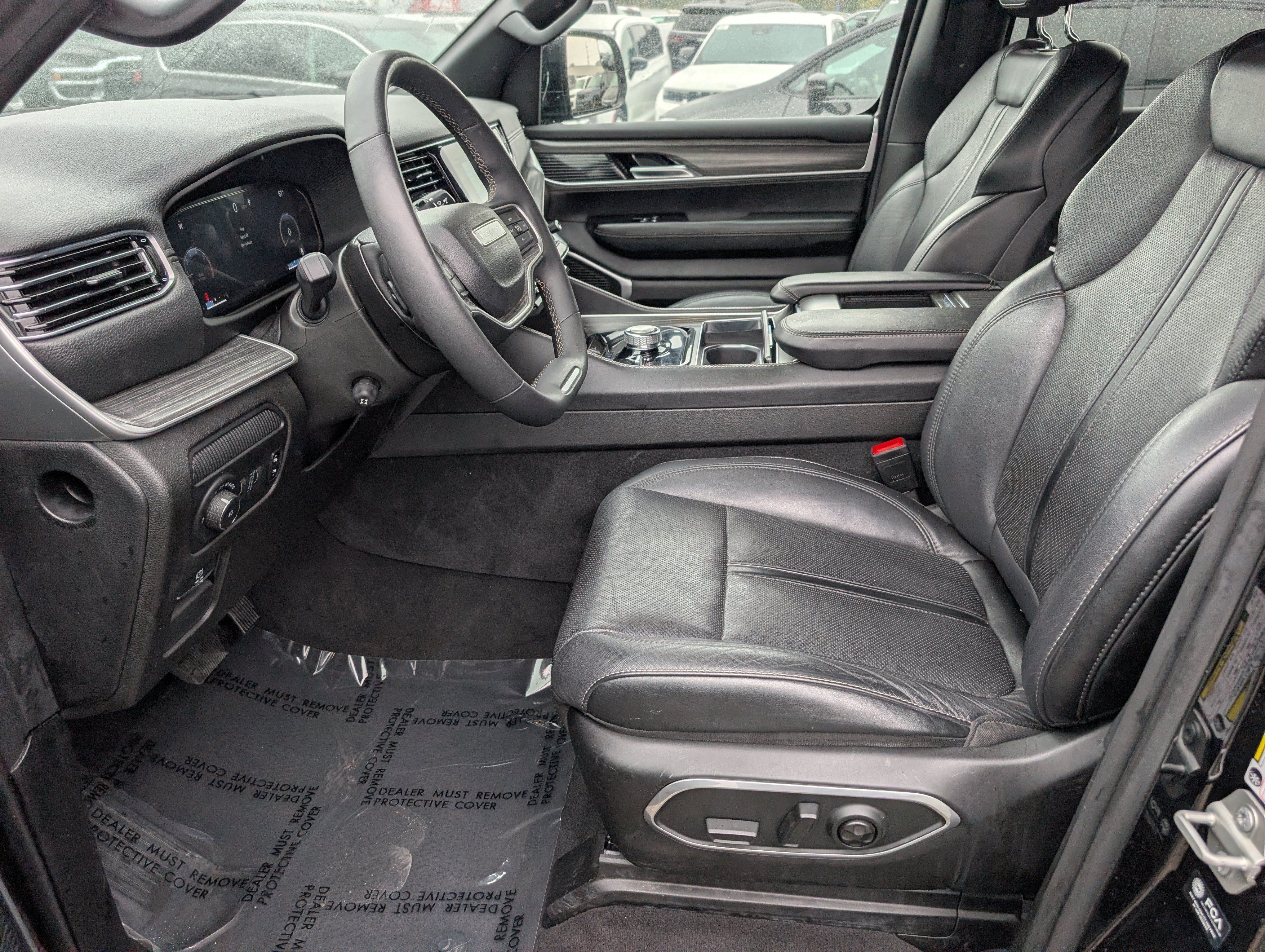 Used 2024 Jeep Wagoneer Series II w/ Flexible Seating Group AWD/4WD image 18