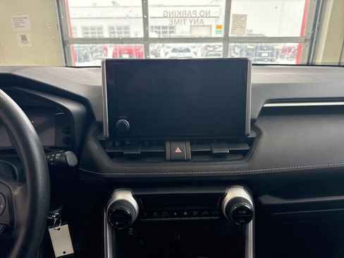 Used 2023 Toyota RAV4 LE image 21