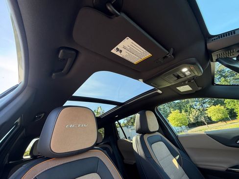 Used 2025 Chevrolet Equinox ACTIV AWD/4WD image 28
